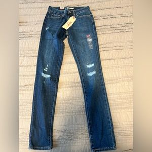 NWT Levi’s 711 Skinny Jeans Size 26